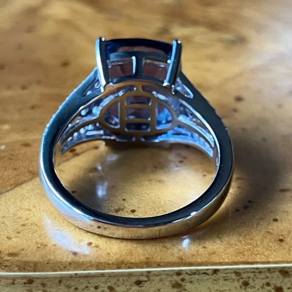 Djoy this ring